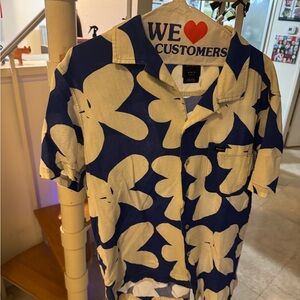 RVCA Men's Blue and White Floral Short Sleeve button up